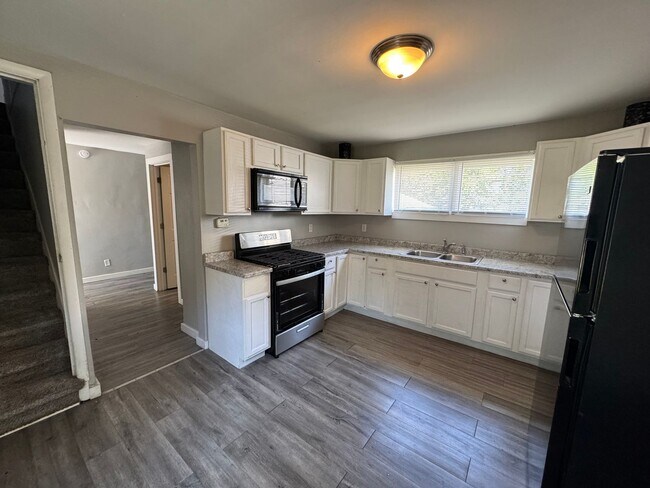 Foto del edificio - 2 bedroom 1 bath home in East Moline