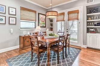 Building Photo - 5307 Lillian St