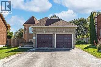 Building Photo - 9 Kestrel Ct