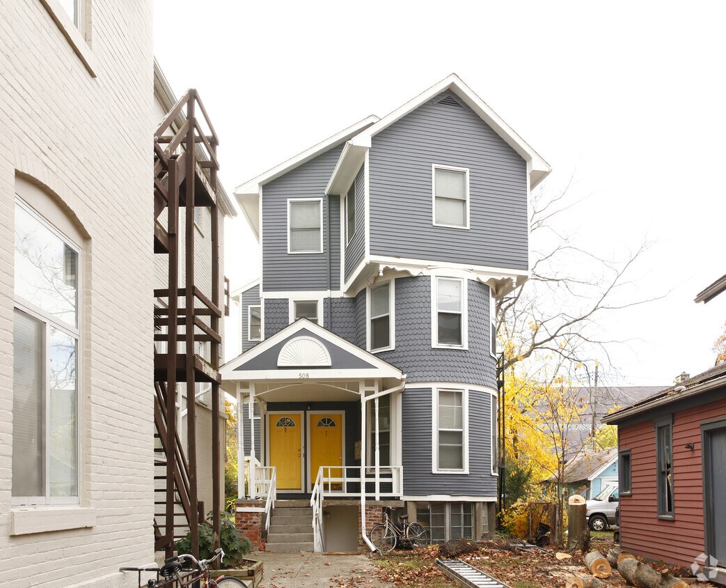 Building Photo - Centennial House