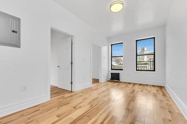 Foto del edificio - 160 Waverly Pl