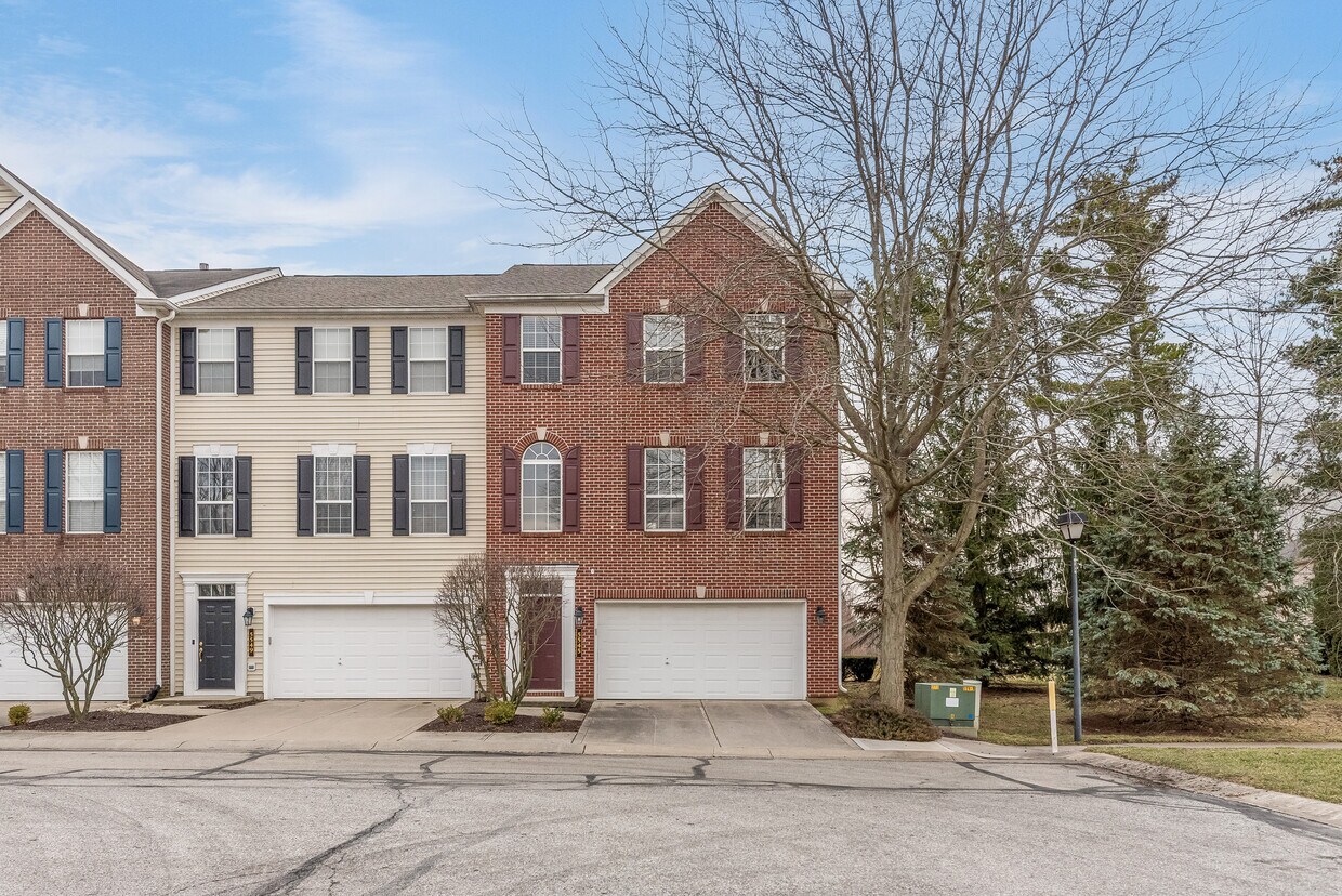 5545 Trammel Ct, Carmel, IN 46033 Townhome Rentals in Carmel IN