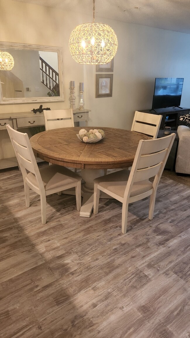 Foto del edificio - 2106 Clover Hill Rd