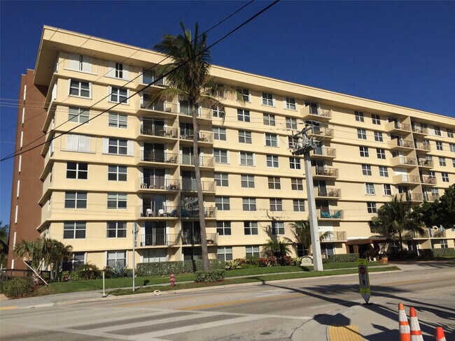 Foto del edificio - 1009 N Ocean Blvd