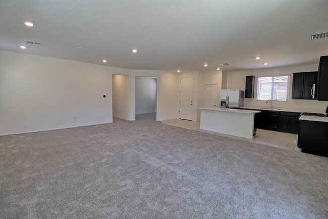 Building Photo - Almost New Rancho Sahuarita Home!