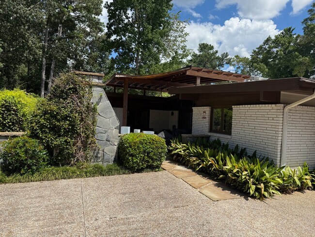 Foto del edificio - 360 Elden Dr NE
