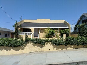 Building Photo - 711 Maltman Ave