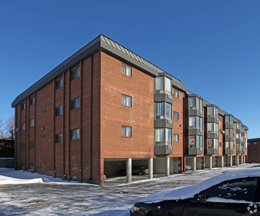 Photo du bâtiment - 600-602 Hillcrest Dr