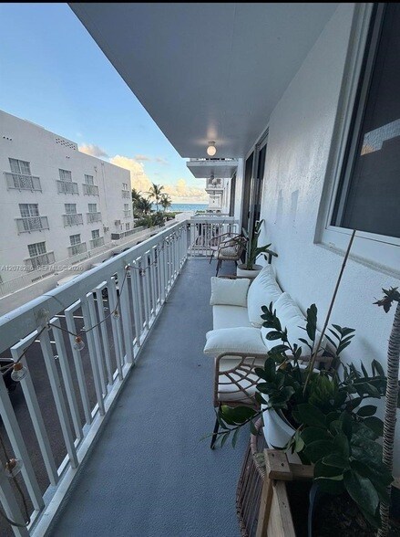 Building Photo - 401 Ocean Dr