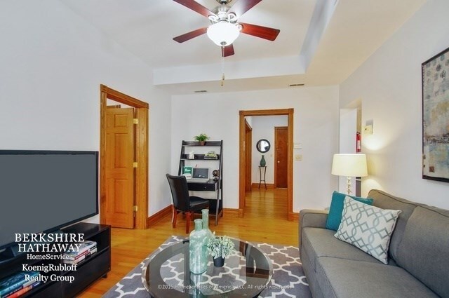 Foto del edificio - 846 W Newport Ave