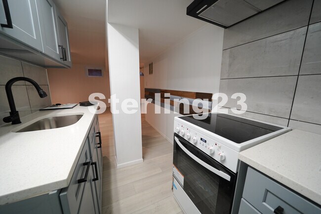 Foto del edificio - 14-26 26th Ave