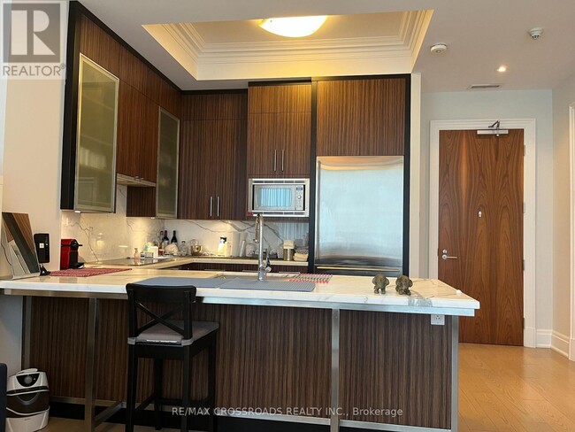 Building Photo - 55 Scollard St