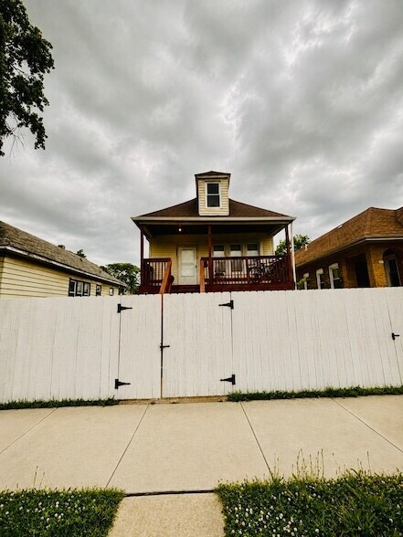 Foto del edificio - 10327 S Calhoun Ave