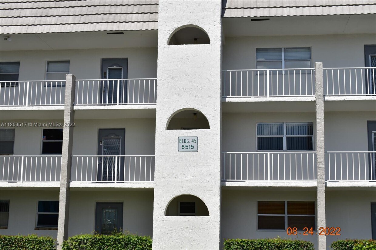 8515 Sunrise Lakes Blvd Unit 205, Sunrise, FL 33322 Condo for Rent in Sunrise, FL