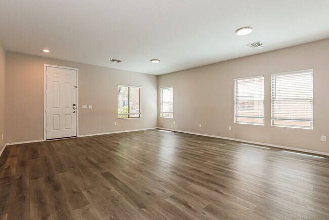 Foto del edificio - 21160 E Munoz St