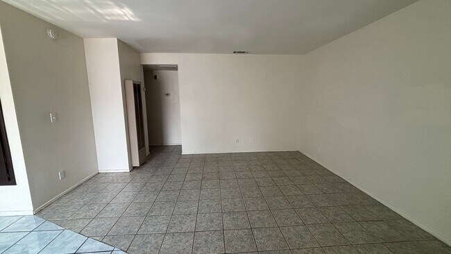 Foto del edificio - 466-70 W. 5th St
