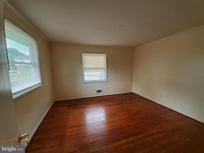 Building Photo - 8911 Parlo Rd