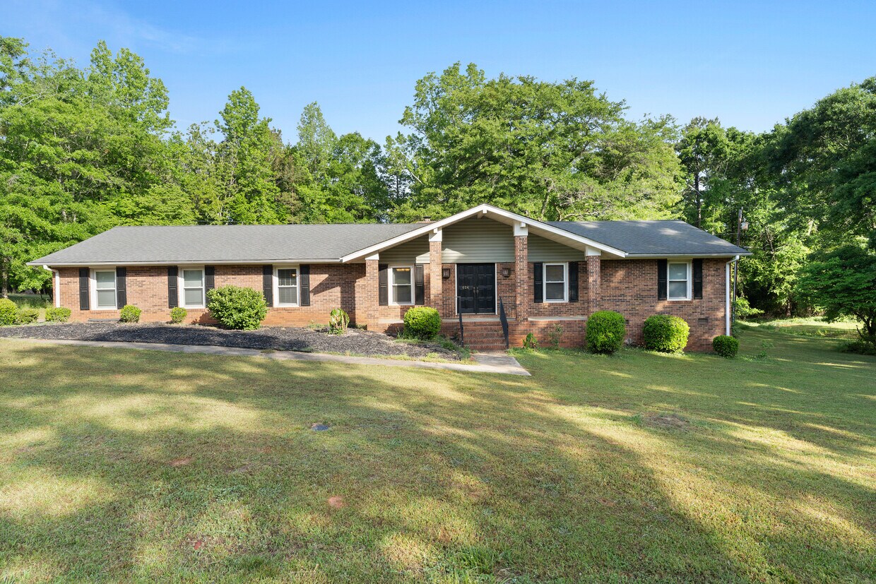 424 Ramsey Rd, Anderson, SC 29621 House for Rent in Anderson, SC