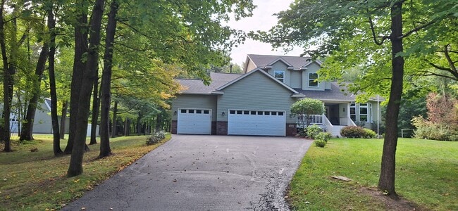 Building Photo - 5930 Cranberry Dr