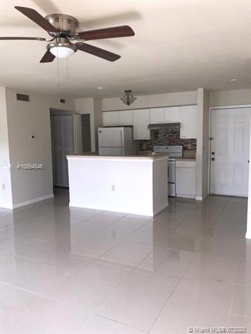 Foto principal - 4871 Via Palm Lakes Via