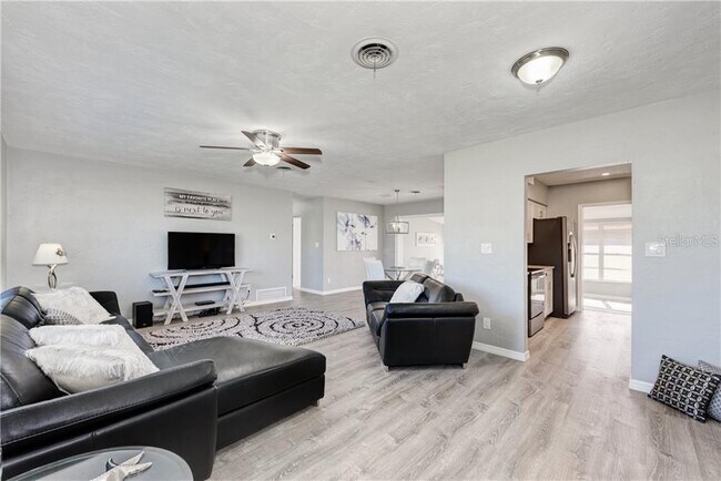 Foto del edificio - 316 Glen Oak Rd