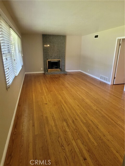 Foto del edificio - 7554 Mt Vernon St