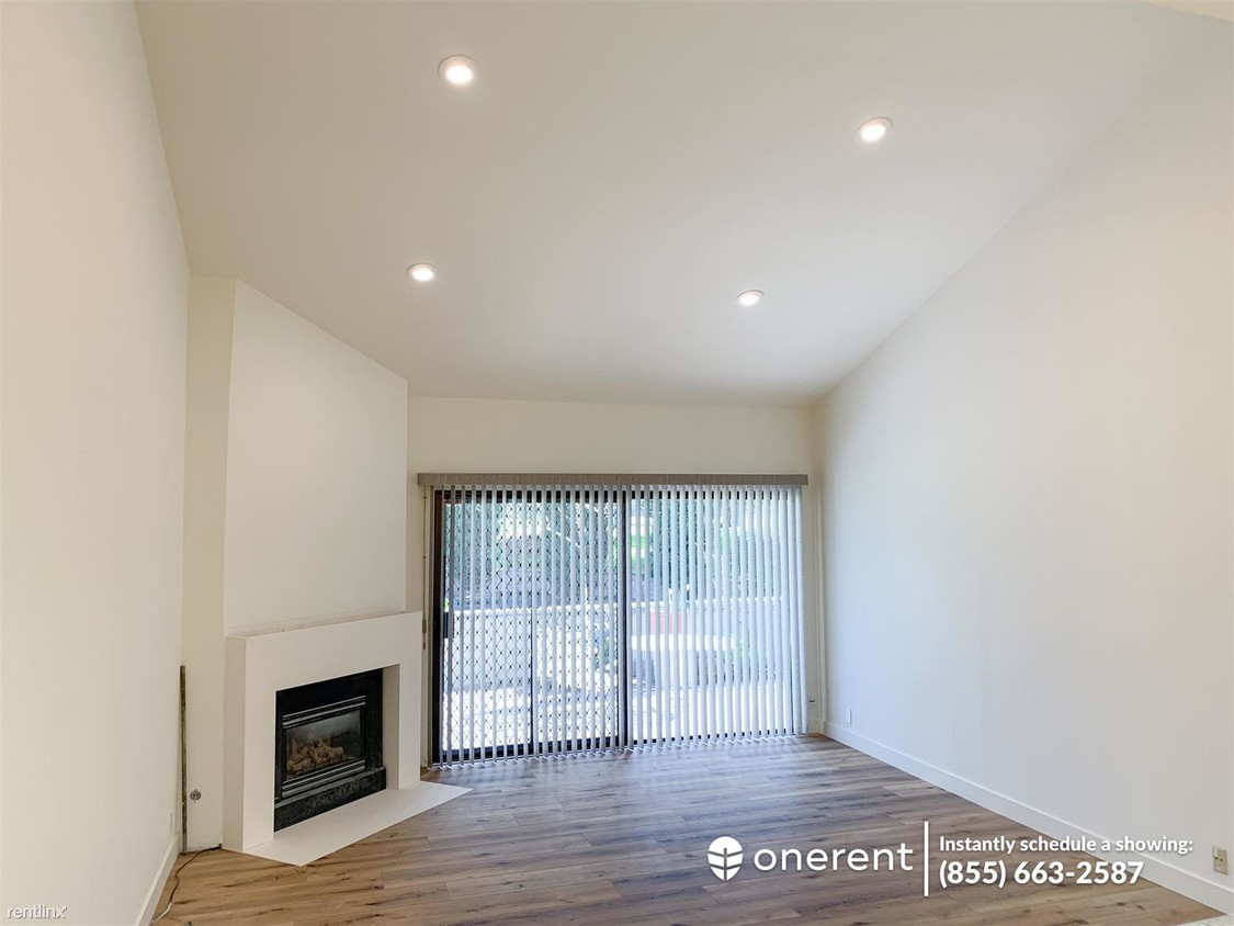 Primary Photo - 3 br, 2 bath Condo - 2490 Golf Links Cir -