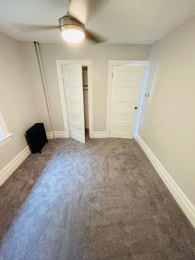 Bedroom - Medium - 10 Amackassin Ter