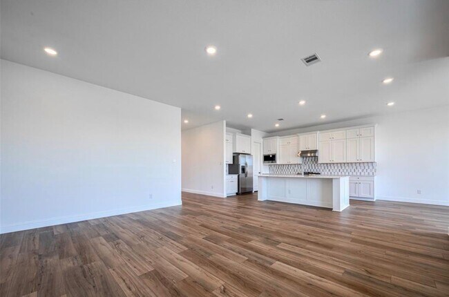 Foto del edificio - 6715 Iron Clover Dr