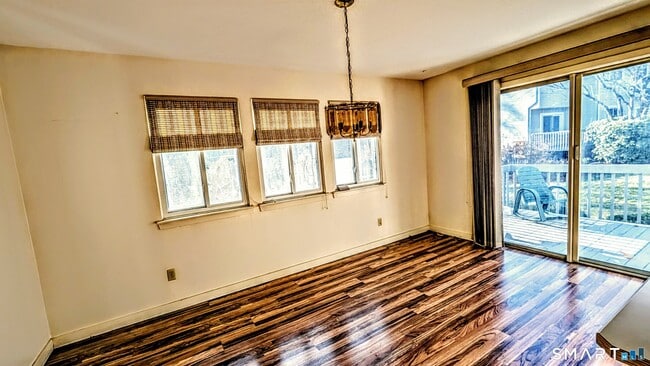 Building Photo - 69 Northwest Dr