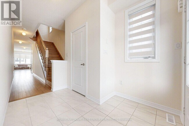 Photo du bâtiment - 2011 Horace Duncan Cres