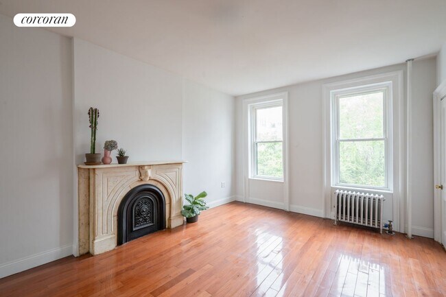 Foto del edificio - 73 Willoughby Ave