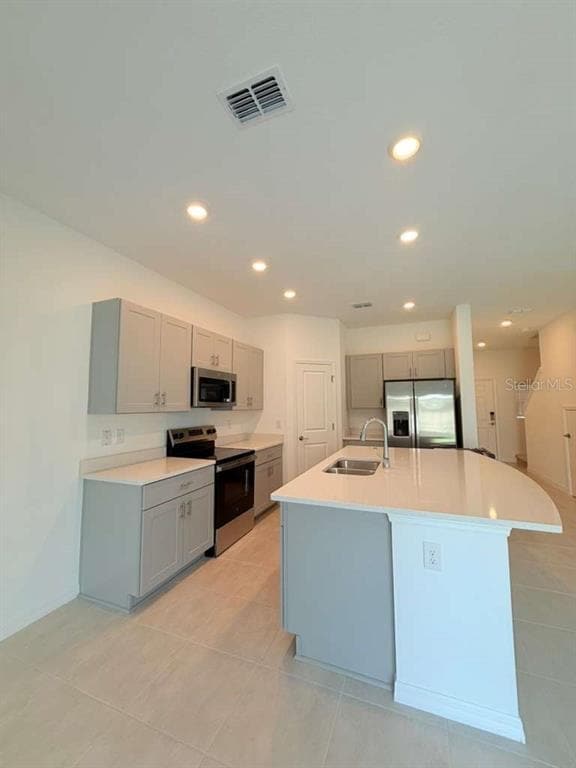 Foto del edificio - 2553 Penguin Blvd