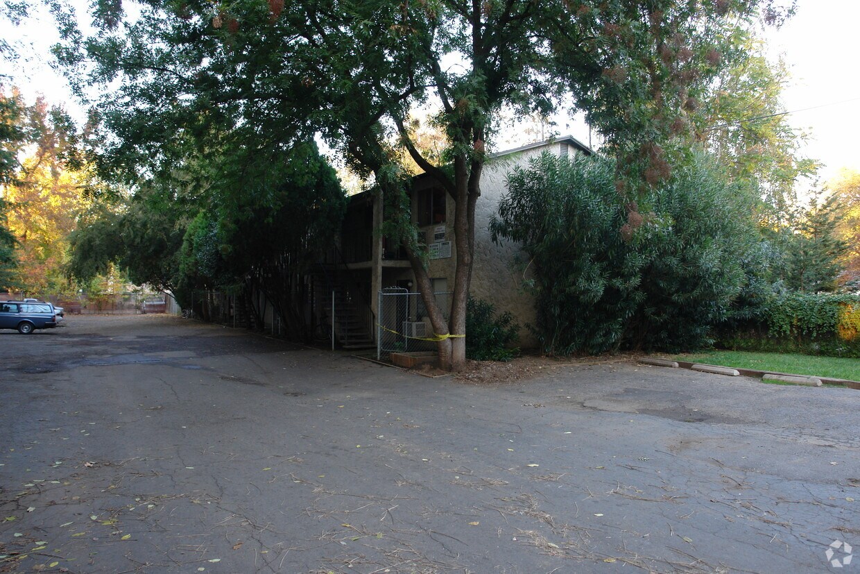 Primary Photo - 1276 Stewart Ave