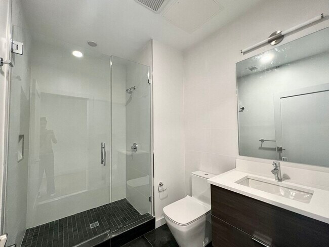 Building Photo - 97 Elmwood St
