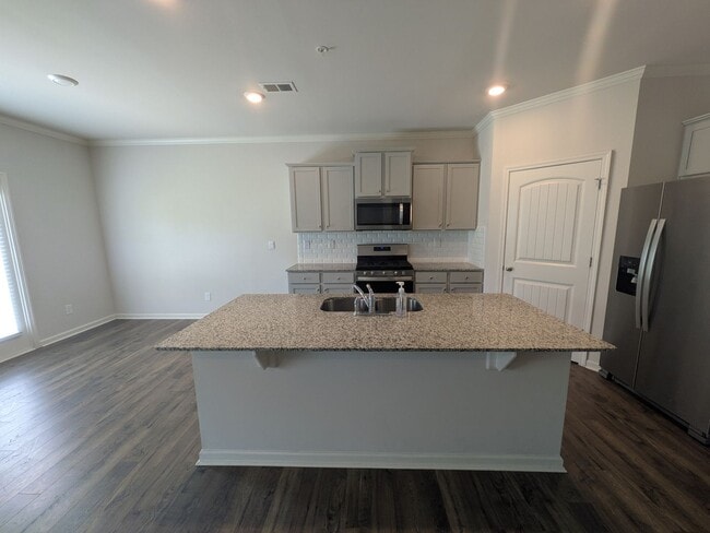 Building Photo - Must see !! In South Fulton