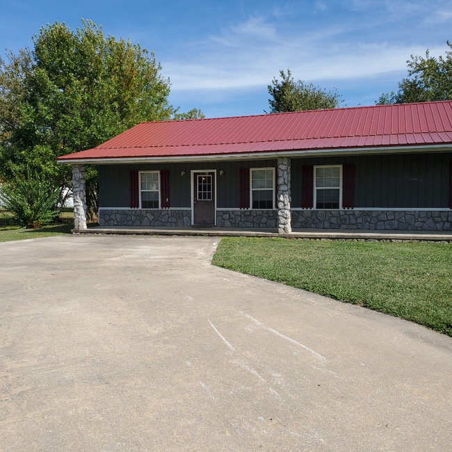Building Photo - 606 Jason Pl