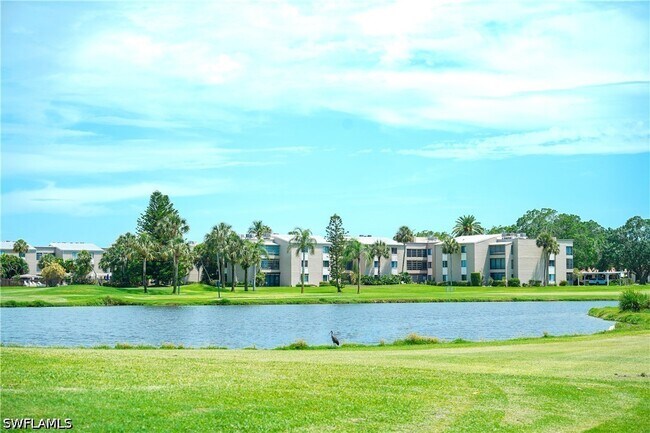 Foto del edificio - 4105 Lakewood Blvd