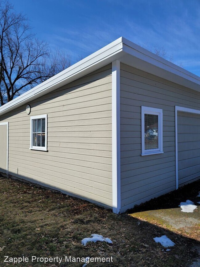 Building Photo - 2 br, 1 bath House - 121 W. Elder