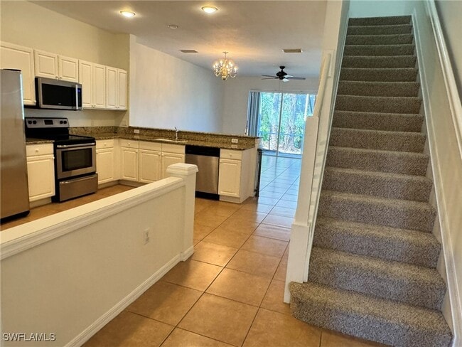 Building Photo - 860 Hampton Cir