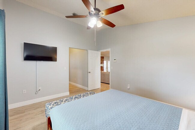Foto del edificio - 5315 36th Ave Cir W