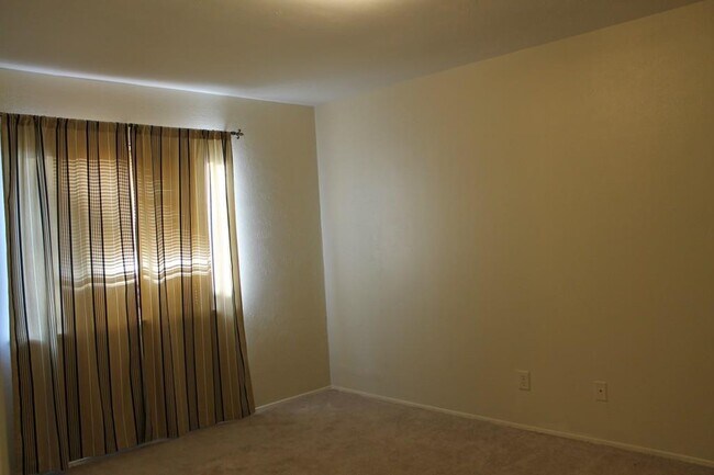 Foto del edificio - 1401 Coffeyville Trail