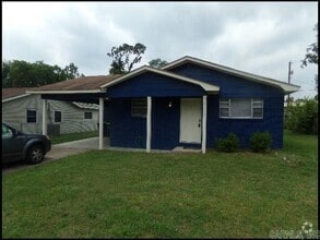 Building Photo - 8115 N Claremont Ave