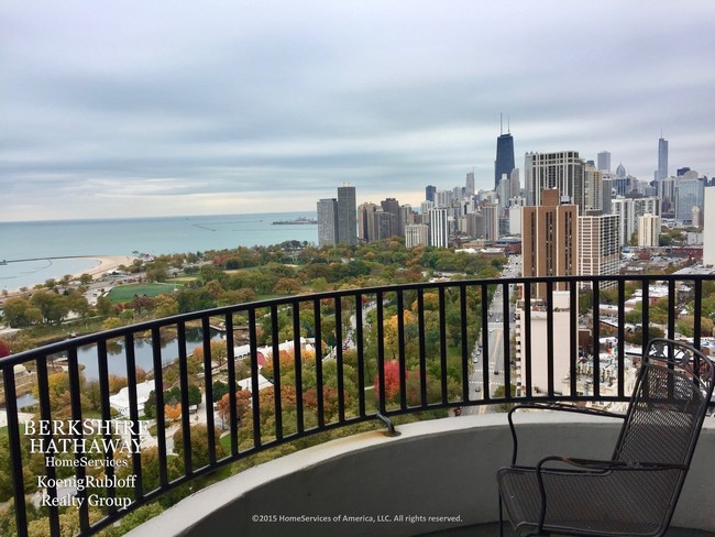 Foto del edificio - 2020 N Lincoln Park West