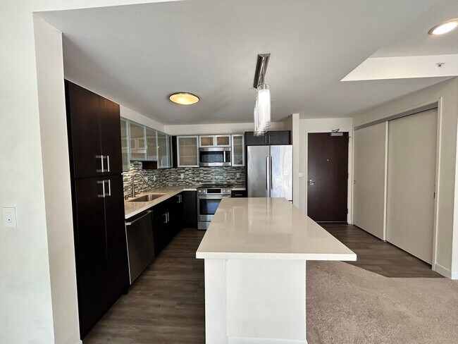 Foto del edificio - Spacious Kakaako 2-bedroom, 2-bath!