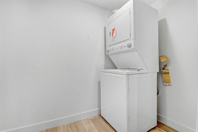 Interior Photo - Decollage Apartments