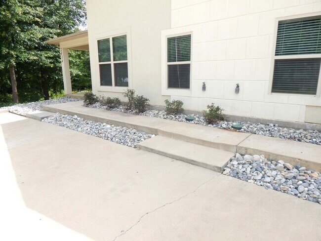 Building Photo - 2434 Haverhill Dr