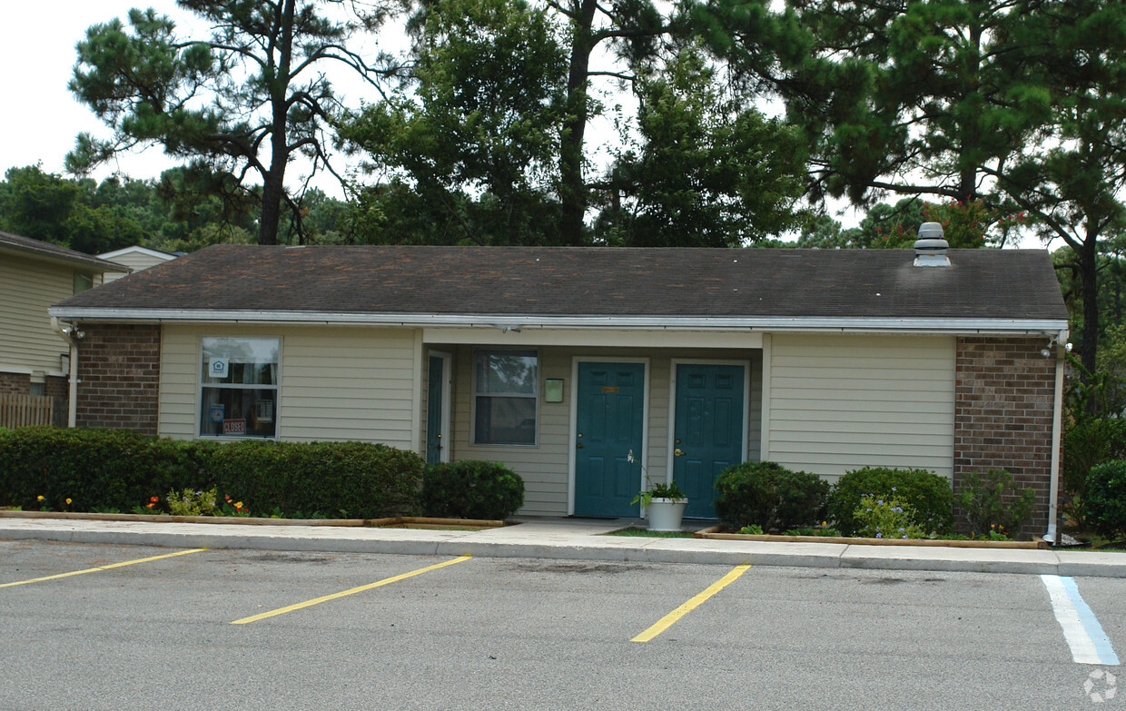 Building Photo - Buccaneer Villa