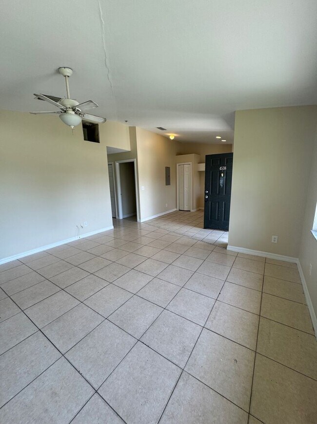 Foto del edificio - 4538 Golfview Blvd