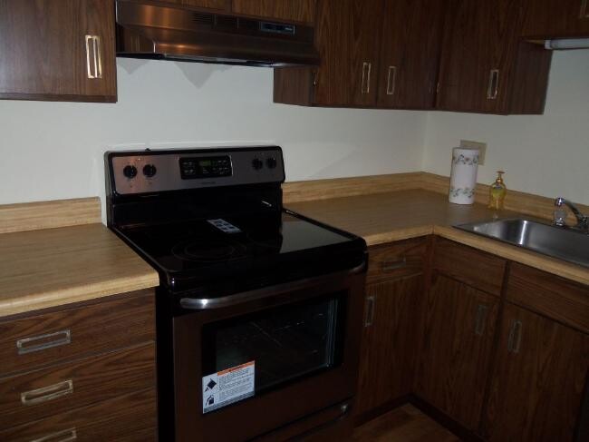 Building Photo - 9093 N Park Plaza Ct